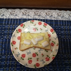 マシュマロとシナモンのチーズトースト